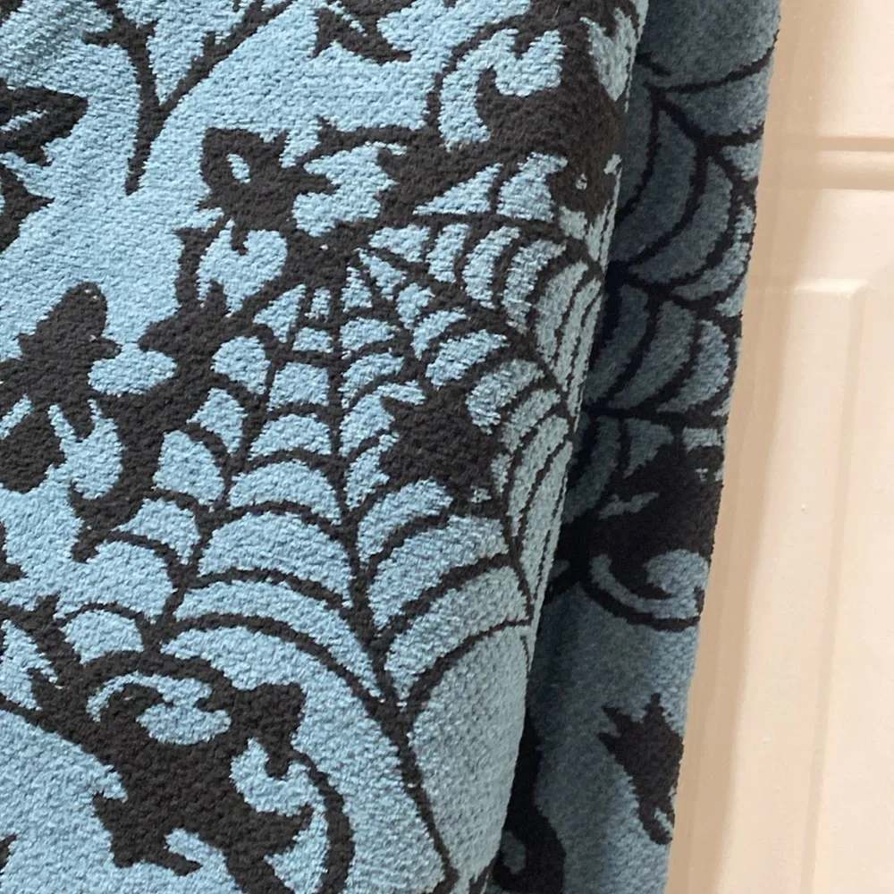 NWT. Cynthia Rowley, decorative throw blanket.